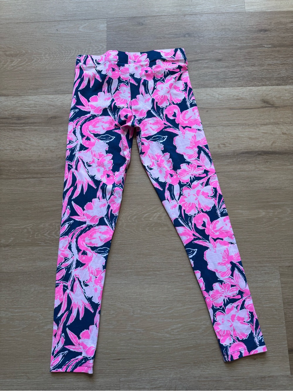Lilly Pulitzer Navy & Hot Pink Floral Flamingo Leggings - Picture 6 of 6